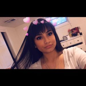 Meet your Posher, Alejandra